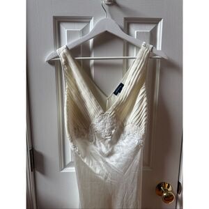 Jones New York Winter White Satin Wedding Nightgown Sz M EUC
